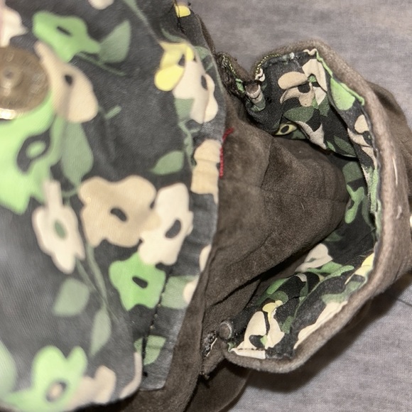 3 never used, new bags/purses. 2 GAP bags and one unknown maker. - Picture 12 of 14